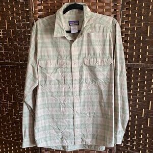 Patagonia Men's Light Green Plaid Button Down Shirt size L